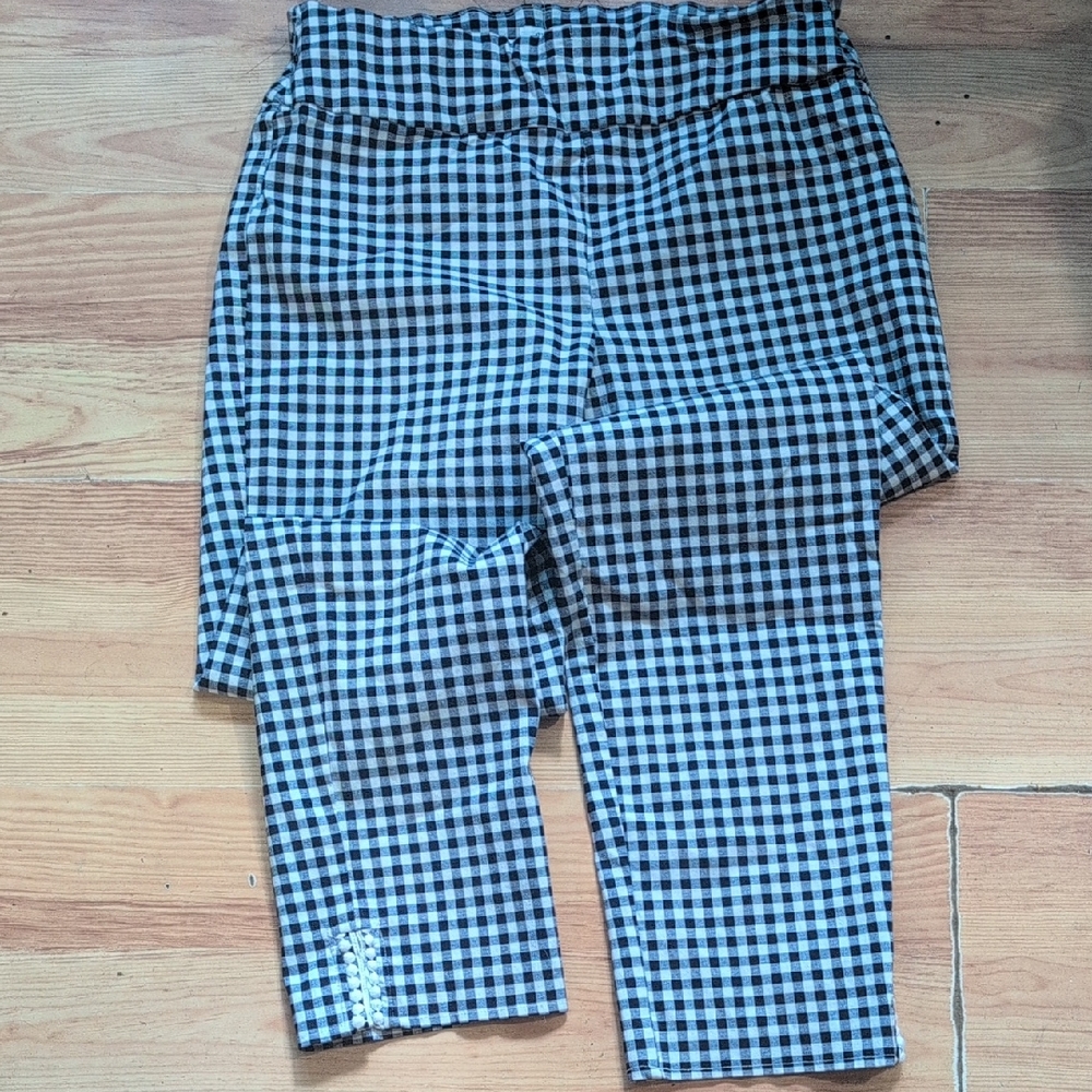 crown & ivy Black and White Gingham Leggings